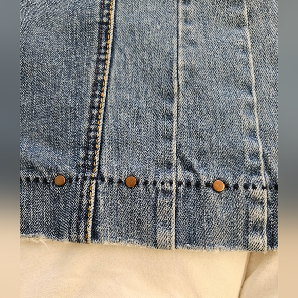 Old Navy Distressed Denim Maxi Skirt with Frayed Hem, Tears, Back Slit - Size 6 - Picture 4 of 10